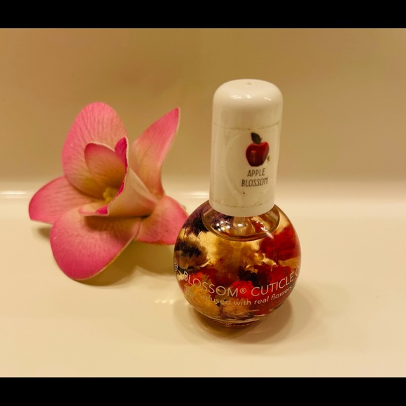 VS lingerie set. Bra 34b and panties XS - Picture 7 of 7